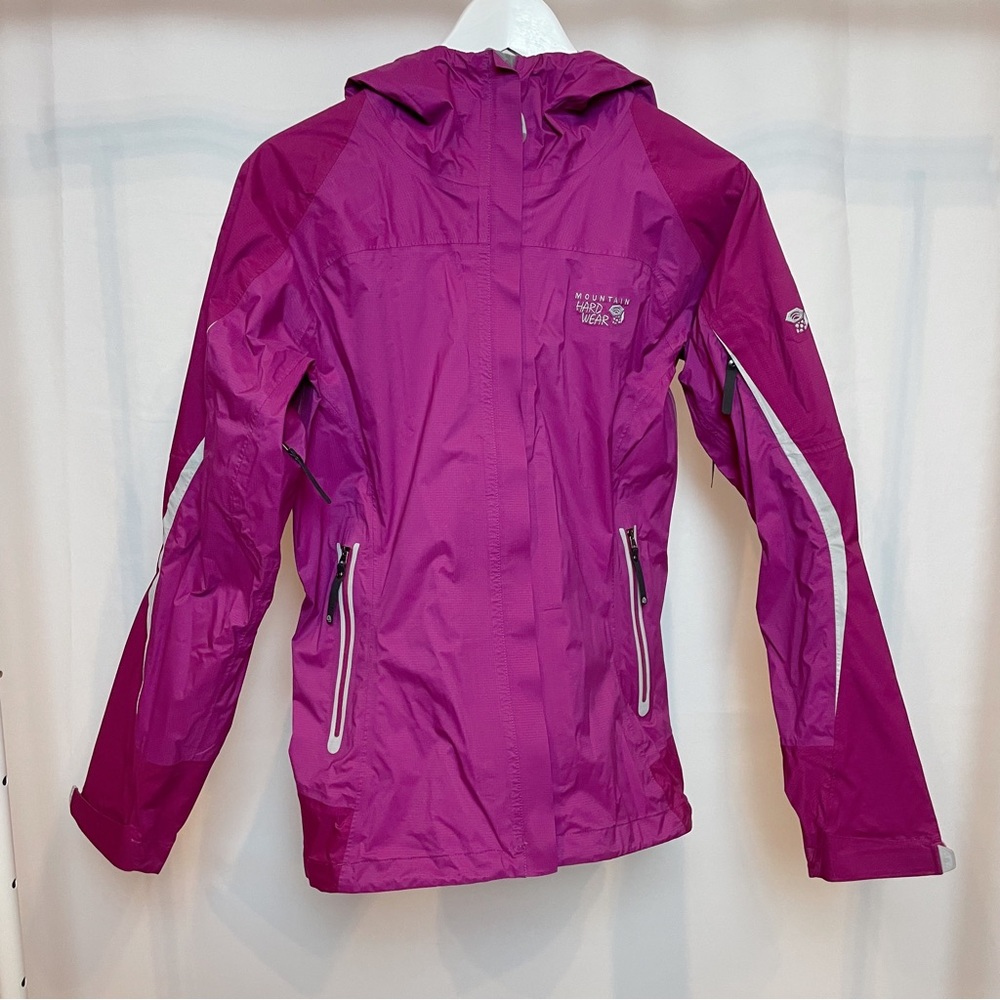 Mountain Hardware magenta rain coat / windbreaker jacket